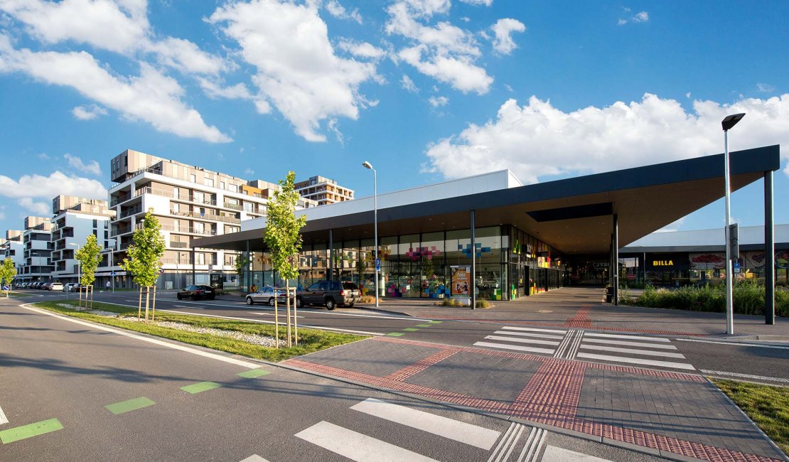 Slnečnice Market is located directly at the entrance to the Slnečnice Mesto zone.